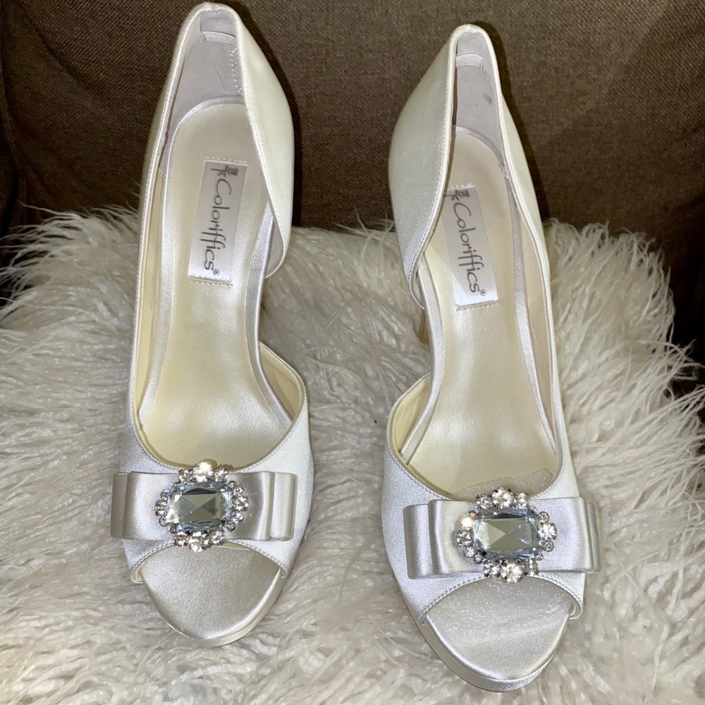 NIB colorrific Claire formal ivory shoe 9.5
